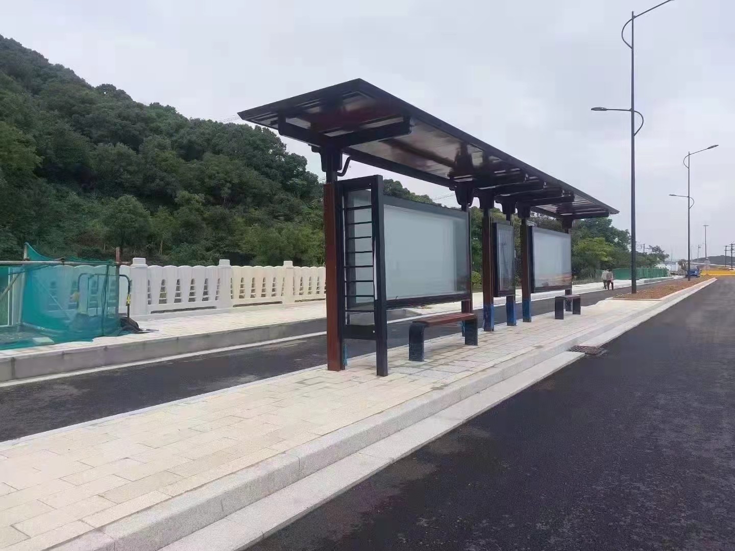 候車(che)亭實物(wù)圖